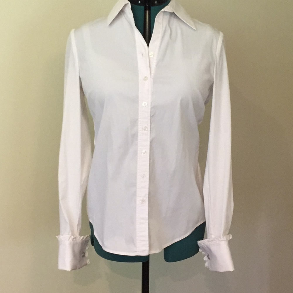 Tahari button down w/ ruffled cuff detail